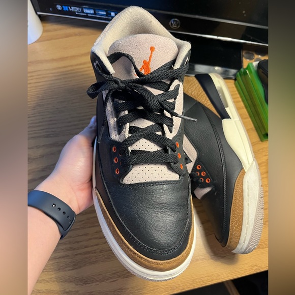 Jordan 3 Desert Elephant Size 10 - Picture 3 of 7